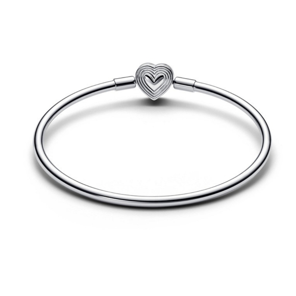 Women's Pandora Bangle Bracelet Silver Heart Charm size 8 - Picture 2 of 6